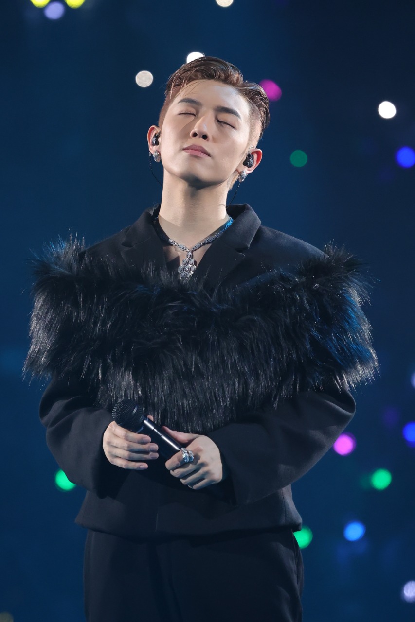 MC坦言頭場感受前所未有的壓力，甚少演出前會睡不着，不想吃和不想說話，沒甚動力，整個人很抑鬱，在表演後段才搵返自己，但發揮未如理想。